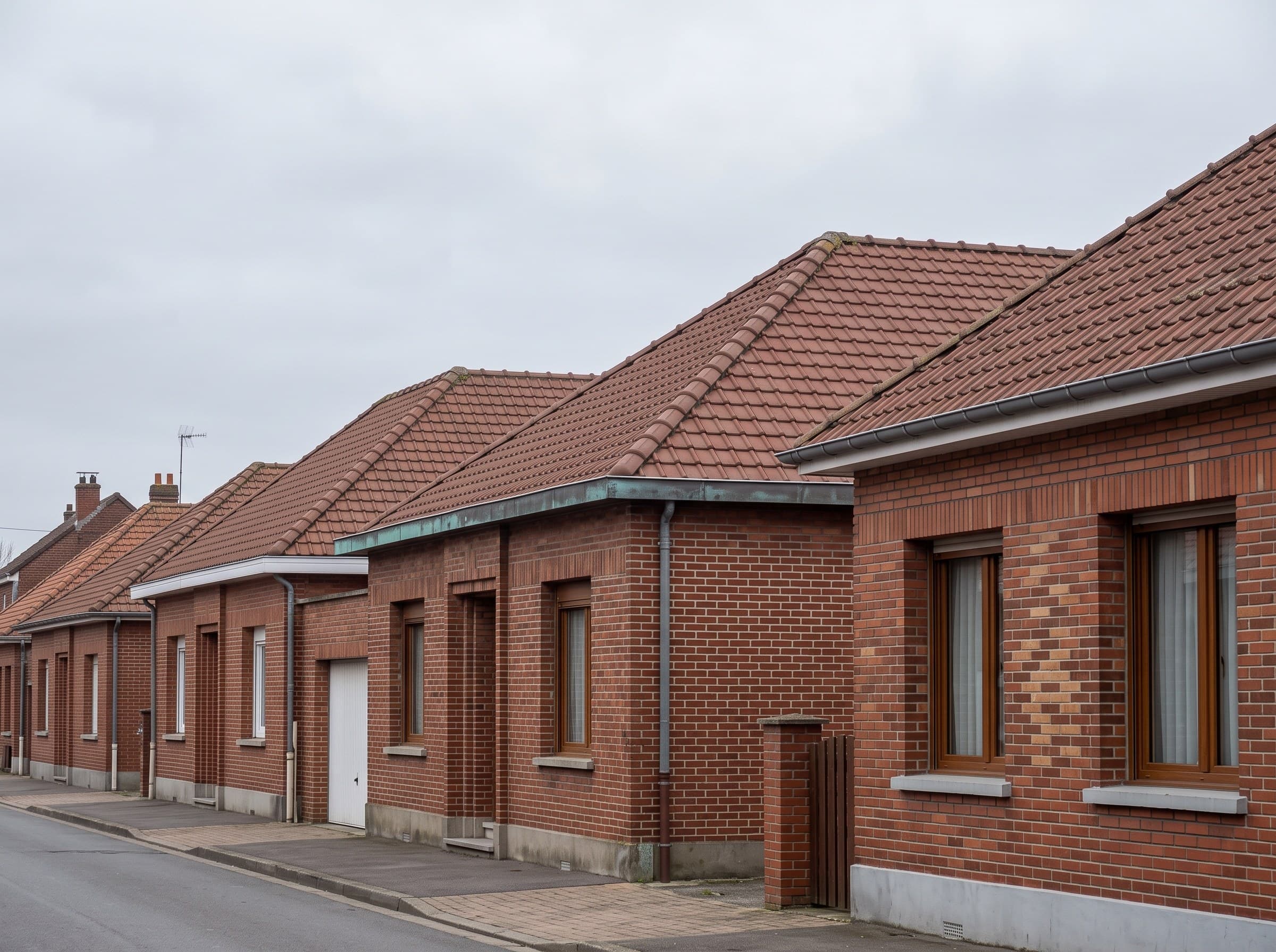Toiture de maison résidentielle à Harly, commune proche de Saint-Quentin